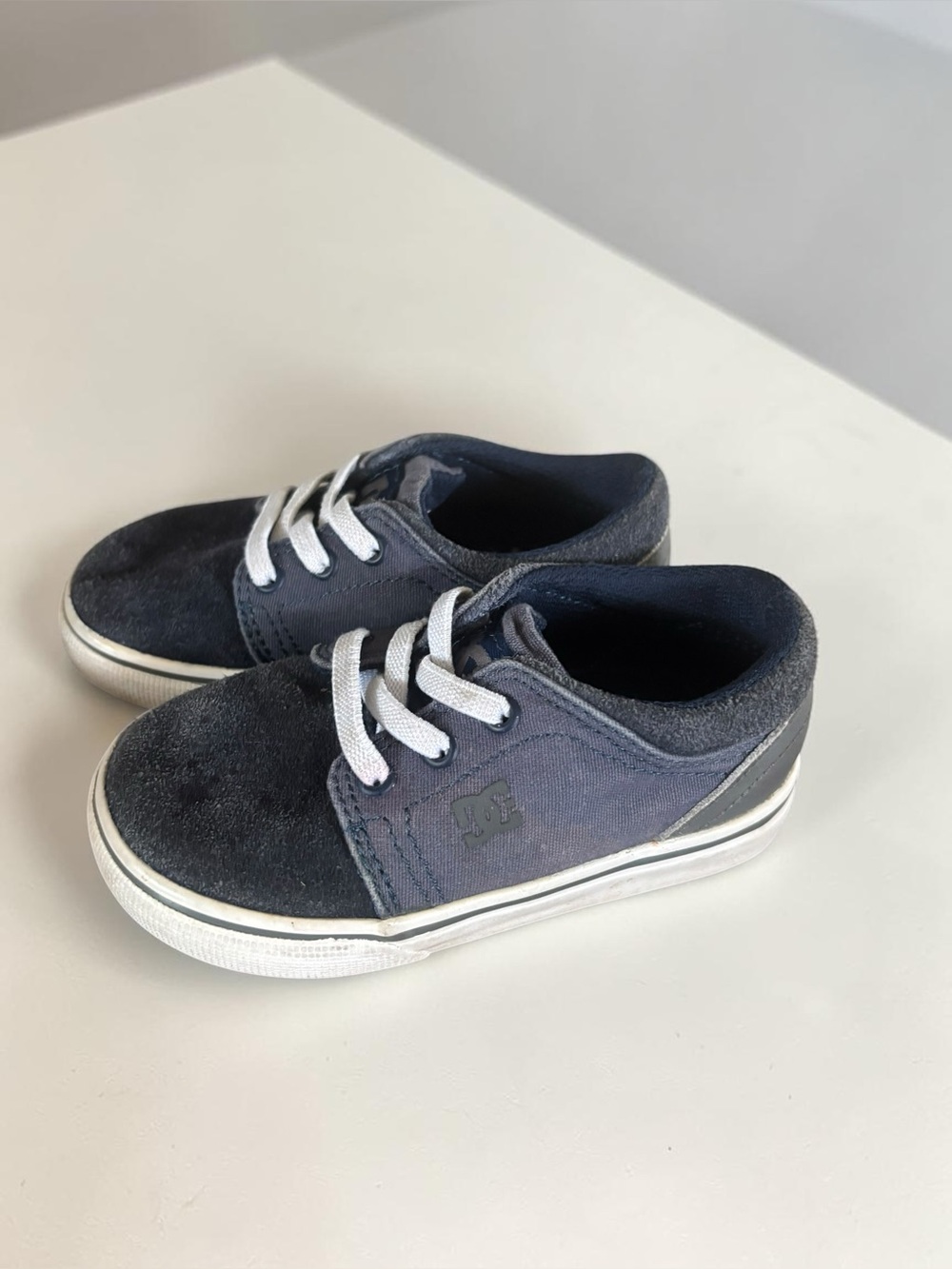 DC Shoes Toddler Sneakers Size 7 Navy Skate Shoes Kids Gift